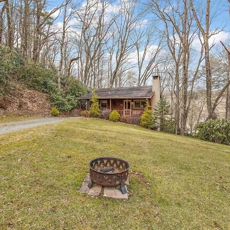 Charming Modern Cabin With Hiking Trails And Fire Pit Блоуинг-Рок Экстерьер фото