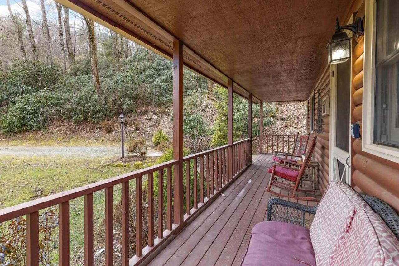 Charming Modern Cabin With Hiking Trails And Fire Pit Блоуинг-Рок Экстерьер фото